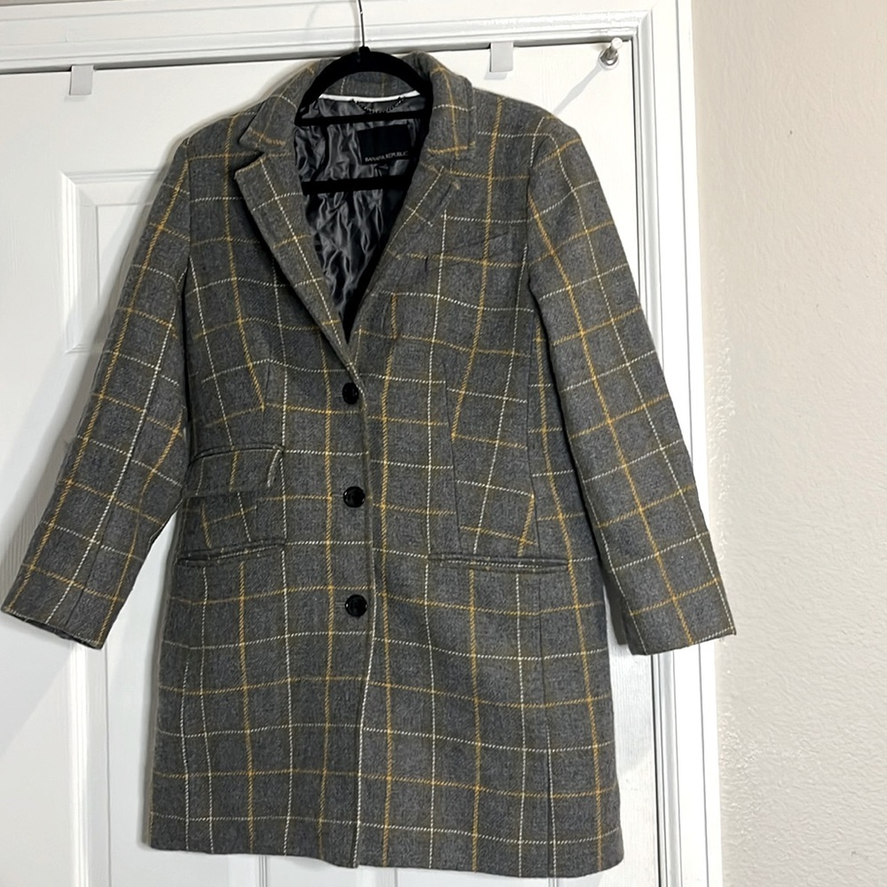 Beautiful and classy long coat/blazer - wool and poly. Banana Republic